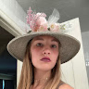 Meet your Posher, Olivia